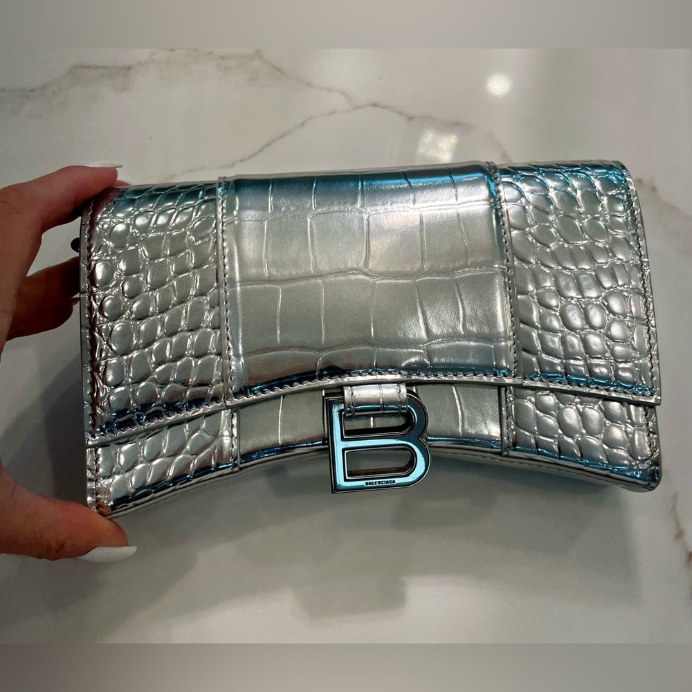 Balenciaga Hourglass Wallet on Chain - New With Tags RRP $1,750 - Picture 3 of 12